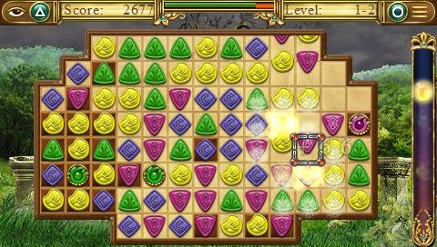 Enchanted Cavern (PSP) screenshot: New jewels appear from the top to fill up the board.