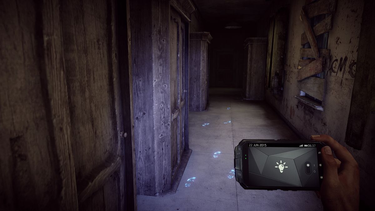 Get Even (PlayStation 4) screenshot: The backlight illuminates the footprints