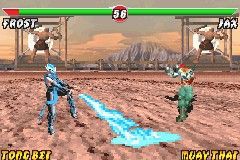 Mortal Kombat: Deadly Alliance (Game Boy Advance) screenshot: Jax sidesteps to get out of the way of Frost's freeze