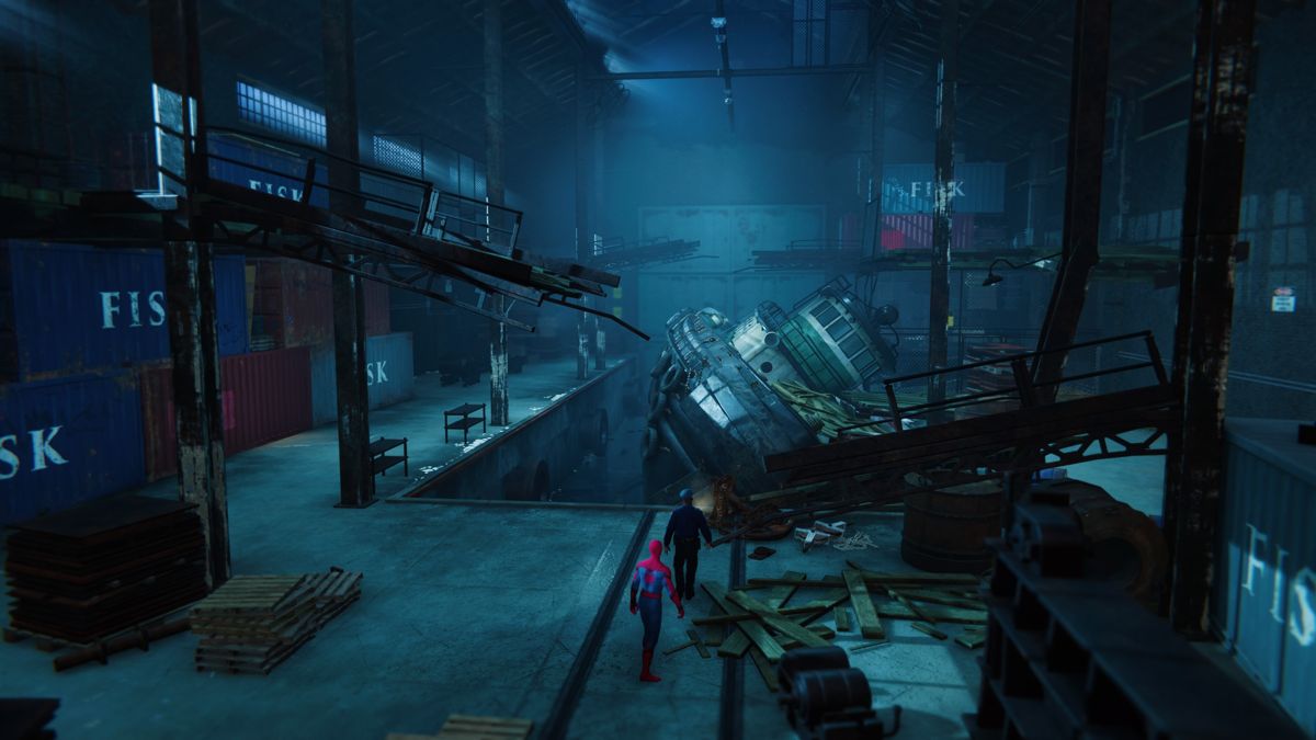 Marvel Spider-Man (PlayStation 4) screenshot: Search a warehouse with the officer on duty