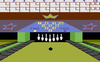 Superstar Indoor Sports (Commodore 16, Plus/4) screenshot: Ten Pin Bowling: Ball will hit