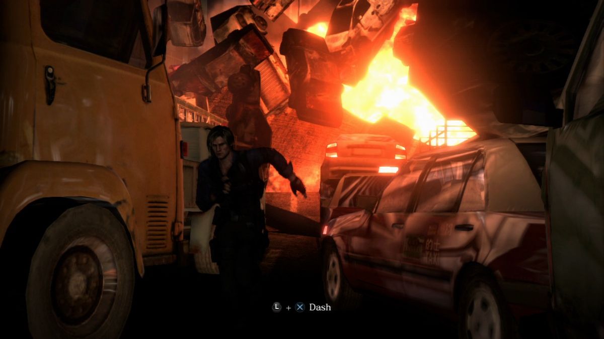 Resident Evil 6 (PlayStation 3) screenshot: Trying to outrun the chain reaction.