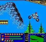 Evel Knievel (Game Boy Color) screenshot: Full speed to not hit the platform.