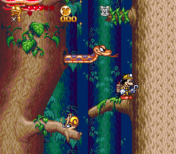 The Great Circus Mystery starring Mickey & Minnie (Genesis) screenshot: Careful! Snake!!
