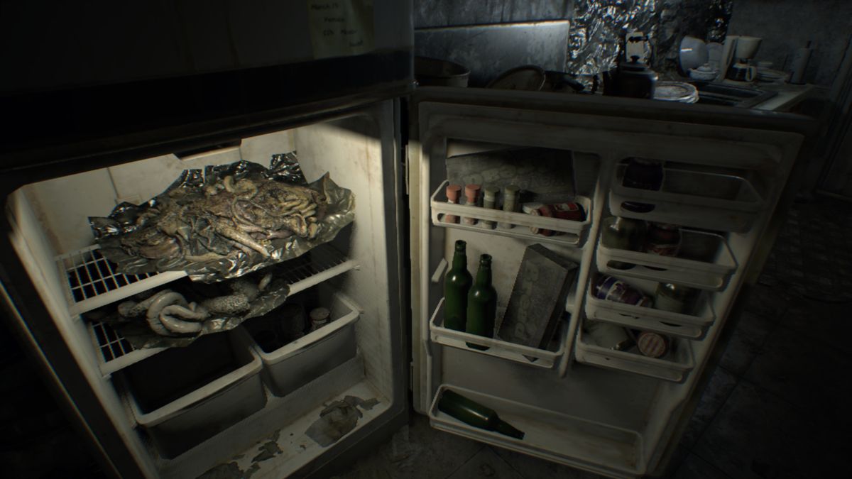 Resident Evil 7: Biohazard (Xbox One) screenshot: What are we having for dinner?