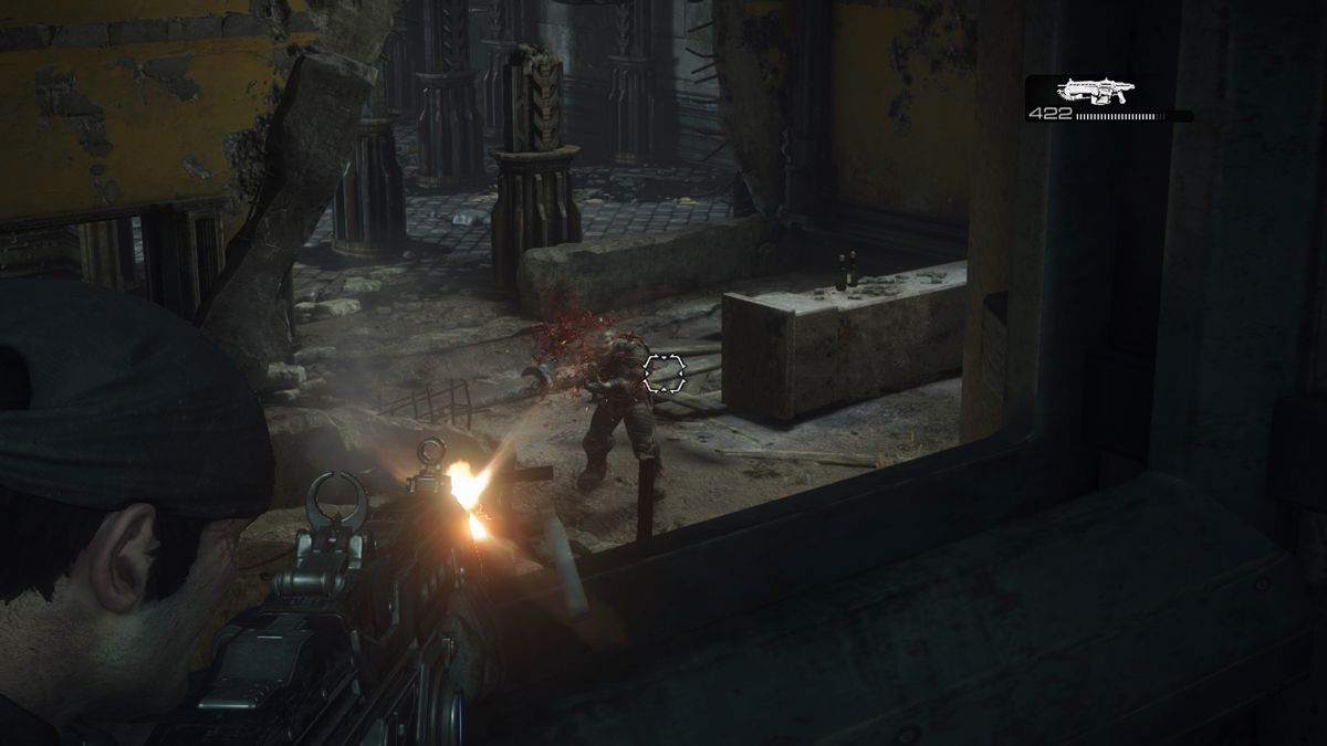 Gears of War: Ultimate Edition (Xbox One) screenshot: Firing from a higher ground gives an obvious advantage