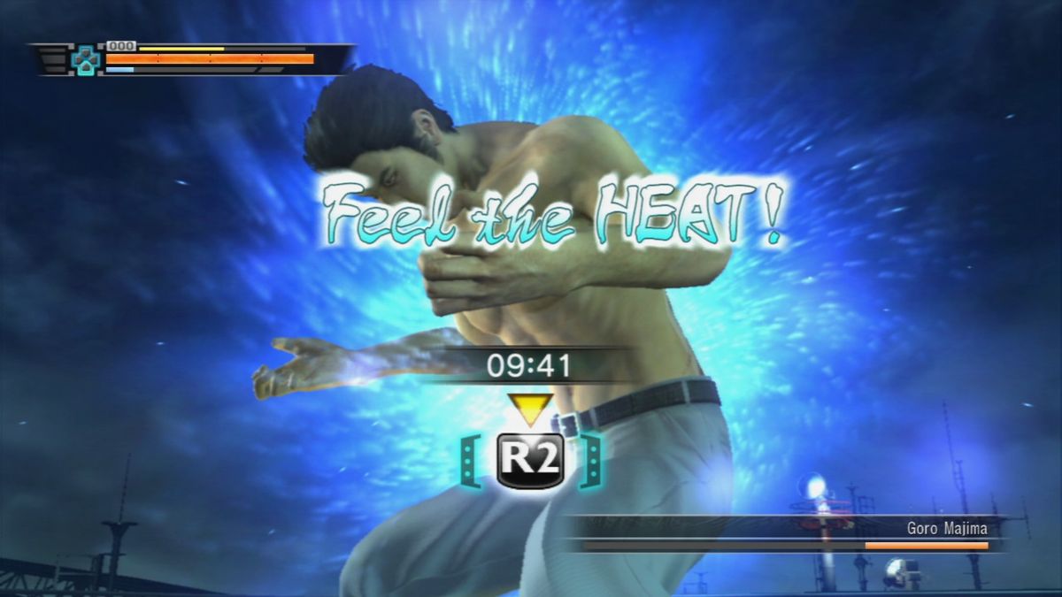 Yakuza 3 (PlayStation 3) screenshot: Press R2 to charge the rage bar for a special kick.